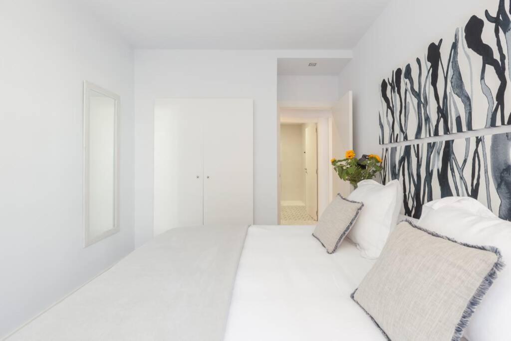New Gorgeous Central Apartment - Beachfront - 3 Bd サン・セバスティアン エクステリア 写真