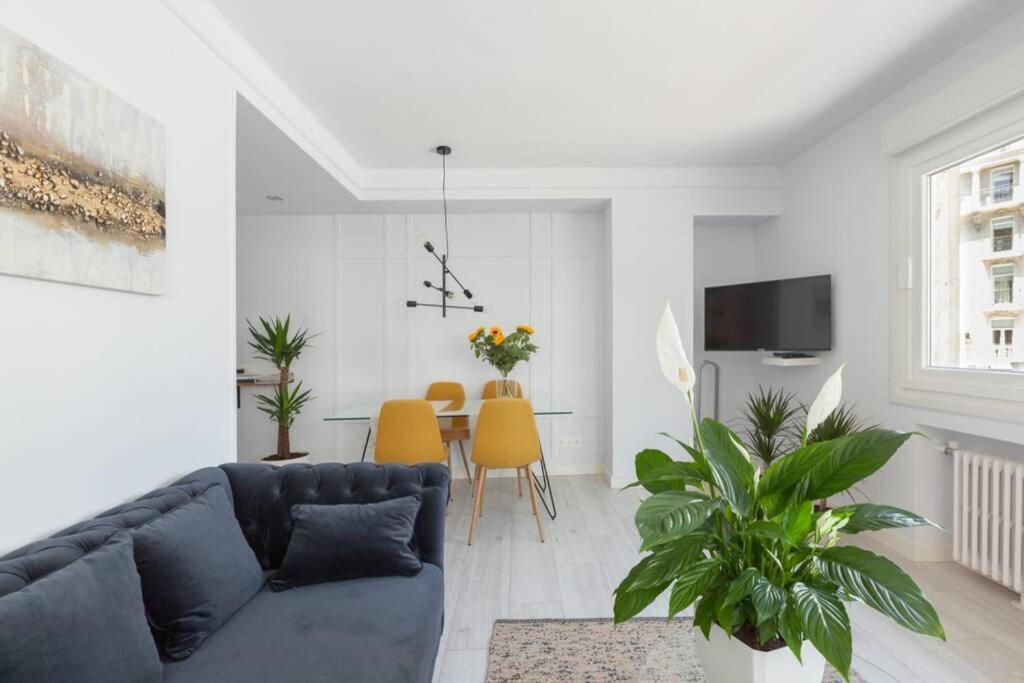 New Gorgeous Central Apartment - Beachfront - 3 Bd サン・セバスティアン エクステリア 写真