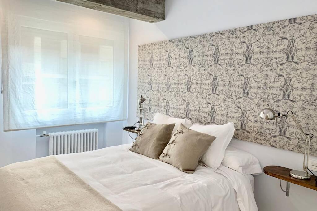 New Gorgeous Central Apartment - Beachfront - 3 Bd サン・セバスティアン エクステリア 写真