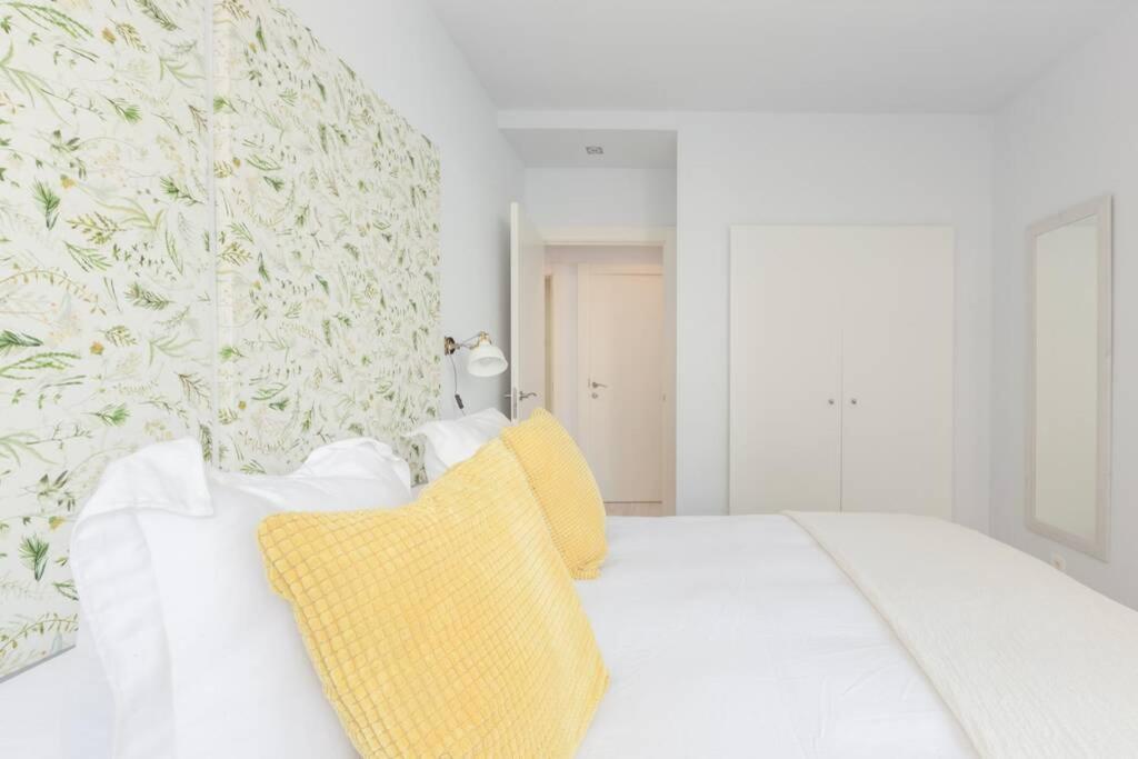 New Gorgeous Central Apartment - Beachfront - 3 Bd サン・セバスティアン エクステリア 写真