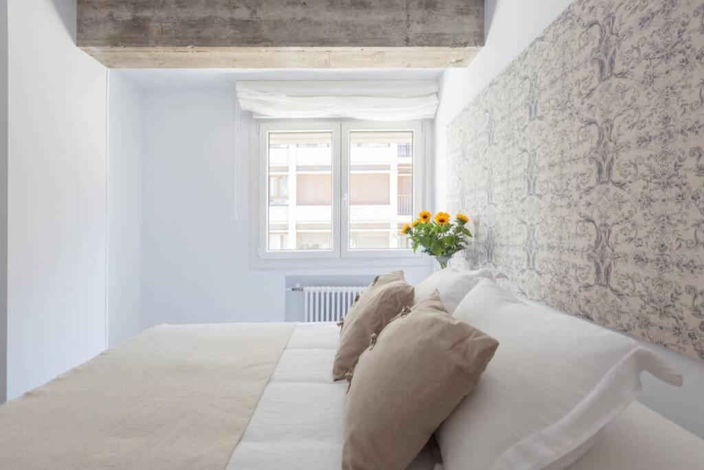 New Gorgeous Central Apartment - Beachfront - 3 Bd サン・セバスティアン エクステリア 写真