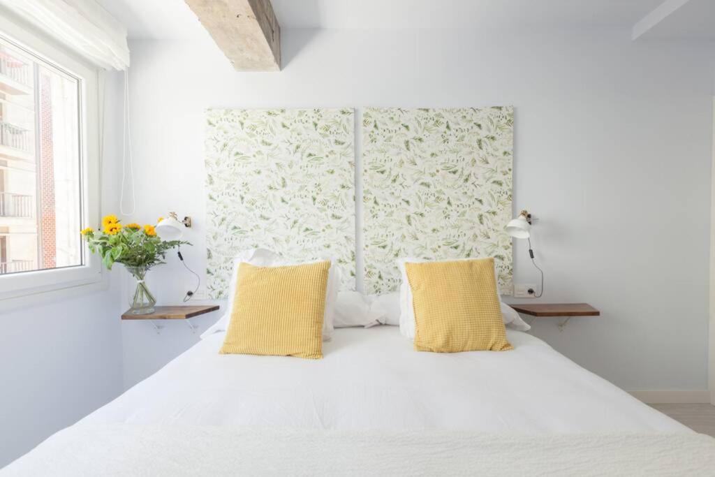 New Gorgeous Central Apartment - Beachfront - 3 Bd サン・セバスティアン エクステリア 写真