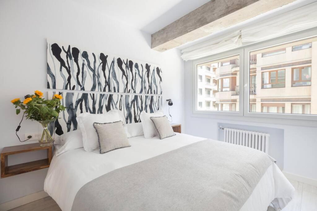New Gorgeous Central Apartment - Beachfront - 3 Bd サン・セバスティアン エクステリア 写真