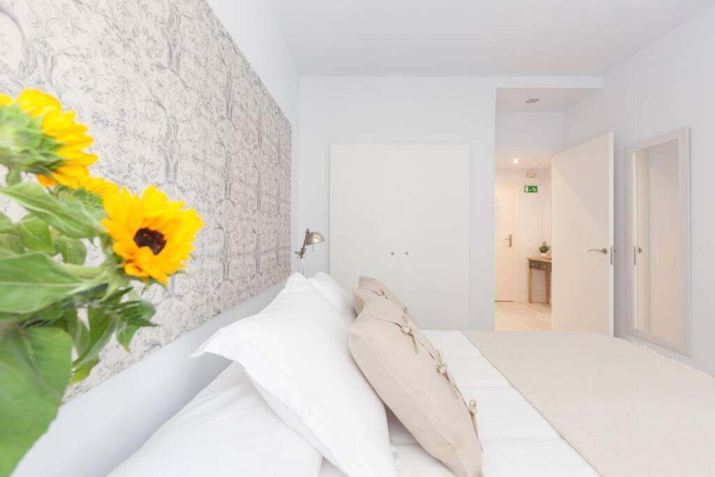 New Gorgeous Central Apartment - Beachfront - 3 Bd サン・セバスティアン エクステリア 写真